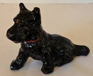 lot 39 image: Vintage Glass Scottish Terrier Figurine