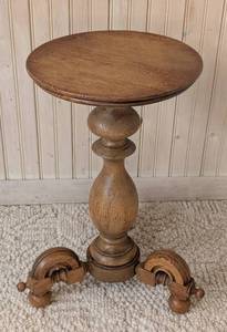 lot 38 image: Unique Vintage Wood Plant Stand