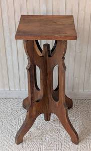 lot 101 image: Vintage Wood Plant Stand