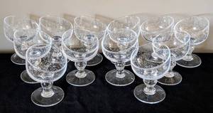lot 105 image: Tilted Blown Glass Dessert Cup Set