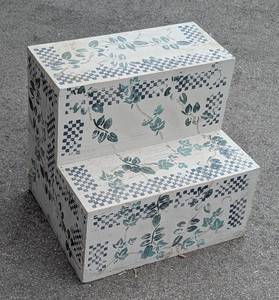 lot 117 image: Painted Decorative Wood Steps