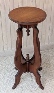 lot 128 image: Victorian Style Wood Plant Stand