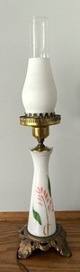 lot 165 image: Lovely Vintage Hand Painted Lamp