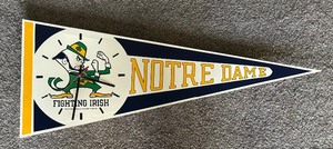 lot 177 image: Notre Dame Fighting Irish Pennant Style Clock