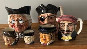 lot 189 image: Six Vintage Toby Mugs