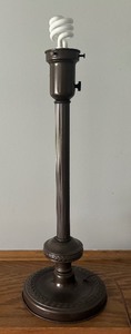 lot 195 image: Vintage Metal Lamp