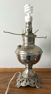 lot 196 image: Beautiful Vintage Lamp Base