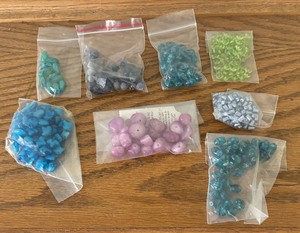 lot 201 image: Assorted Crafting Beads