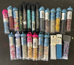 lot 210 image: Variety of Beautiful Crafting Beads