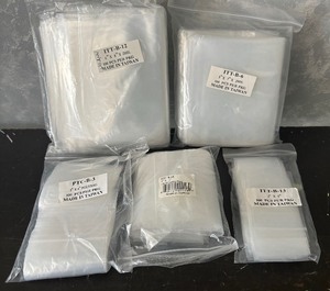 lot 145A image: Crafting Baggies in Sizes 6x8, 5x7, 3x4, 3x3 and 2x3 inches