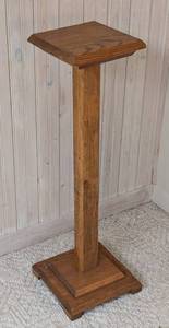 lot 139 image: Oak Vintage Pedestal Stand