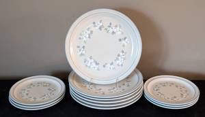lot 145 image: Chantilly Stoneware Dish Set