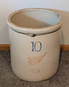 lot 9 image: Red Wing Ten Gallon Stoneware Crock
