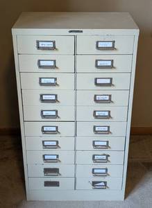 lot 43 image: Vintage Steel Master Storage Cabinet