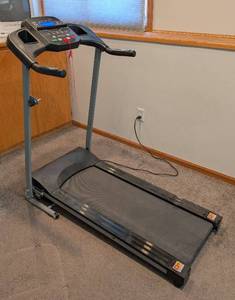 lot 53 image: Folding Treadmill