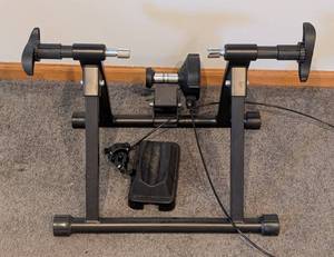lot 54 image: Stationary Bike Training Stand