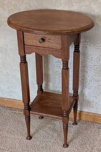 lot 26 image: Petite Vintage Wood Accent Table