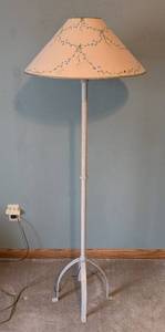 lot 30 image: Decorative Floral Floor Lamp