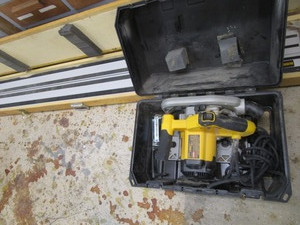 lot 52 image: Track saw - DeWalt DWS520, 6-12 t...