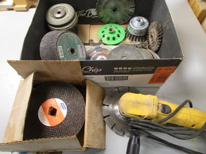 lot 56 image: DeWalt angle grinder, DW400 4-12 ...
