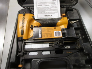 lot 59 image: Bostitch 16ga, FN1664 finish nailer...