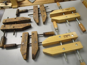 lot 76 image: Jet wood clamps...