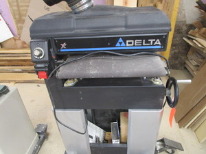 lot 8 image: Delta drum sander, 18x36...