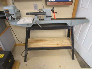Delta lathe 12" variable speed, kni...