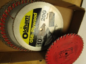 lot 93 image: Saw blades, nine 10...