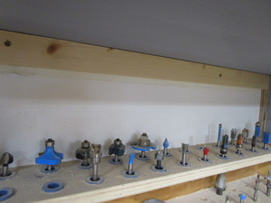 lot 104 image: Router bits  ...