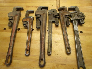 lot 117 image: Pipe wrenches with 18, 14, some R...