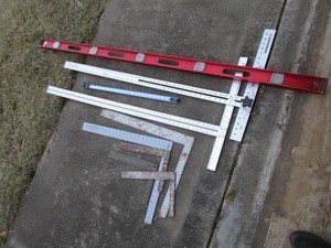 lot 132 image: Level 6ft, two T-squares, 5 framing...