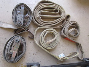 lot 134 image: Two Ratchet and three tow  jerk st...