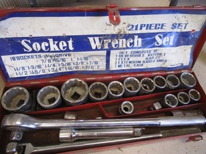 lot 136 image: Sockets & ratchet, 34 drive...