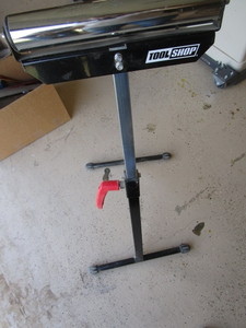 lot 155 image: Toolshop roller work stand...