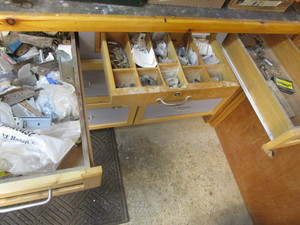 lot 172 image: Cabinet hardware, lynch pins...