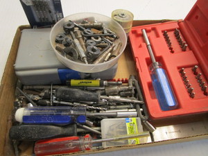 lot 173 image: Drill bits, driver set...