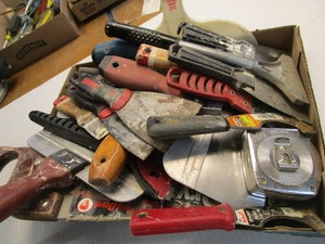 lot 178 image: Putty knives, scrapers, taping supp...