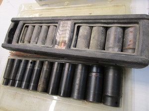 lot 203 image: Husky impact sockets...