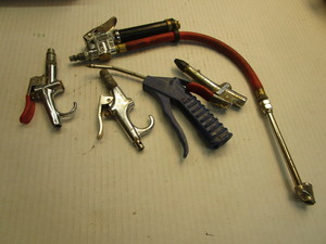 lot 204 image: Air hose accessories...