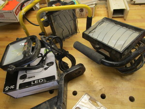 lot 218 image: LED and halogen work lights, receiv...
