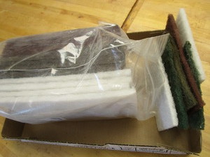 lot 222 image: Scotchbrite 3M pads...