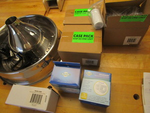 lot 227 image: Drinkwell 360 pet water fountain, t...