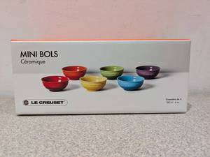 lot 20 image: NEW LE CREUSET STONEWARE MINI BOWLS SET