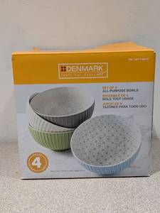 lot 34 image: NEW DENMARK TOOLS FOR COOKS SET OF 4 ALL PURPOSE BOWLS