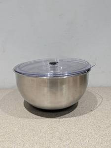 lot 36 image: MIU STAINLESS STEEL MEASURING BOWLS SET WITH LIDS