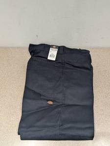 lot 74 image: NEW DICKIES WORKWEAR 4032 PANTS (NAVY)