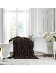 lot 82 image: Swift Home Oversized Plush Faux Fur Throw - Purple