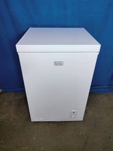 lot 127 image: BLACKDECKER 3.5 Cu. Ft. Chest Freezer