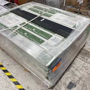 lot 269 image: Lot of 88 Roper Contractors Vinyl Wall Base Black 4 in. x 48 in. x 18 in. Rubber Wall Cove Base